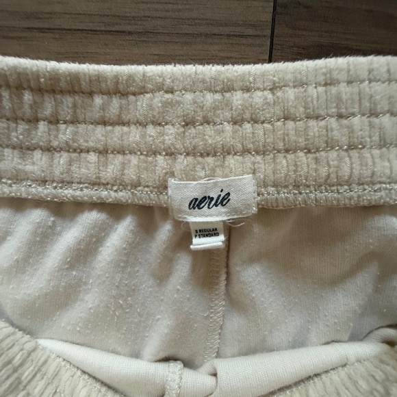 Aerie | S Groove-On Rib Velour Flare Pants Soft Oat - Picture 4 of 8